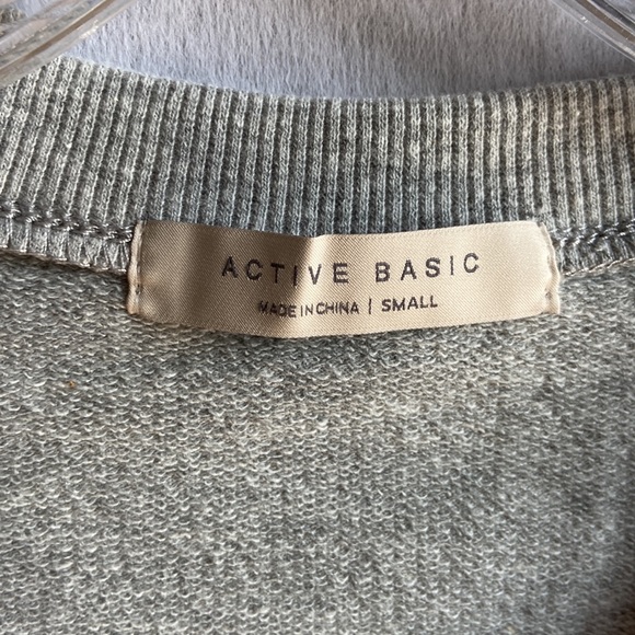 NWOT Heather Grey sweatshirt in size S - Picture 2 of 8